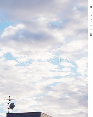 空を覆う鱗雲 空を覆う鱗雲 94721161