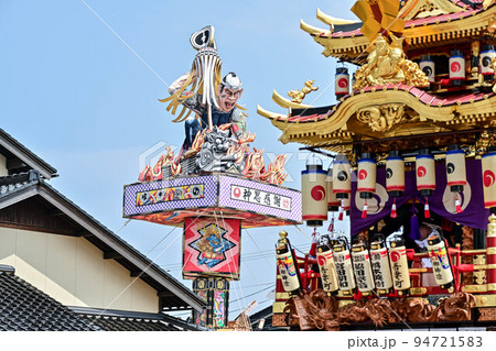 豪華で大きな山車が動く燈籠山祭り 豪華で大きな山車が動く燈籠山祭り 94721583