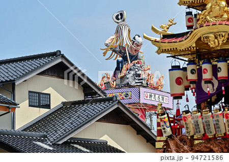 豪華で大きな山車が動く燈籠山祭り 豪華で大きな山車が動く燈籠山祭り 94721586