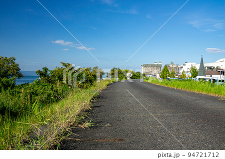 琵琶湖 湖畔の歩道 夏 琵琶湖 湖畔の歩道 夏 94721712