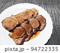 おいしい焼豚　チャーシュー　食事イメージ 94722335