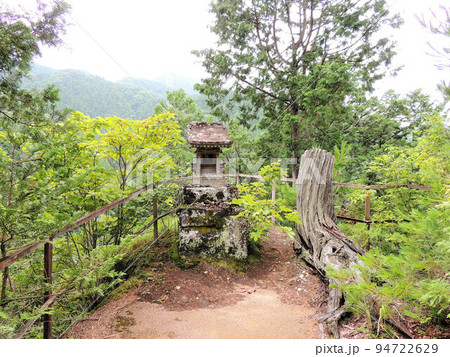 秩父札所三十一番 鷲窟山 観音院　東奥の院 94722629