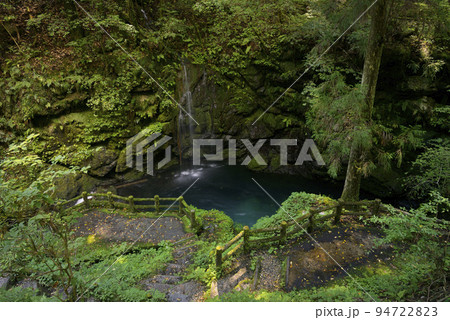 矢納ヶ淵の展望台(岐阜県郡上市美並町) 矢納ヶ淵の展望台(岐阜県郡上市美並町) 94722823