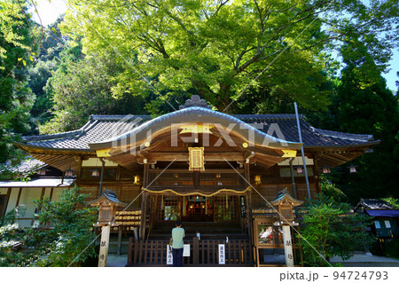 葛城一言主神社の拝殿 94724793