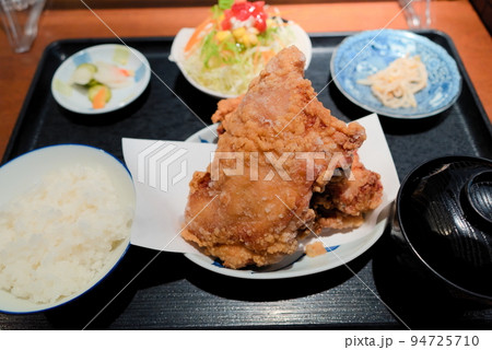 ジャンボ唐揚げ定食 ジャンボ唐揚げ定食 94725710