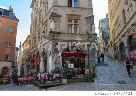 リヨン旧市街の街並み (フランス) リヨン旧市街の街並み (フランス) 94727421