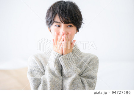 え～～っとびっくりする女性 ネガティブ 94727596