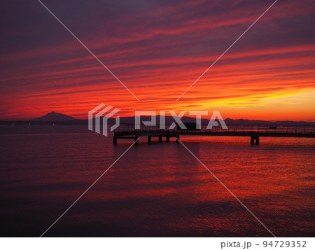 サンセット・ビーチあさむしからみた夕焼け 94729352
