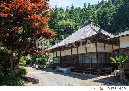 東京都　奥多摩町　夏　普門寺　本堂 94731400