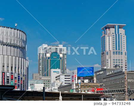 大阪梅田 JR大阪駅周辺のビル群 94733246
