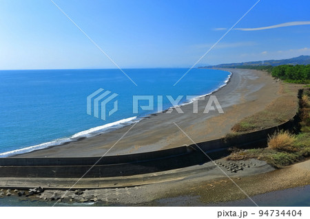 【高知県】晴天の琴ケ浜 94734404