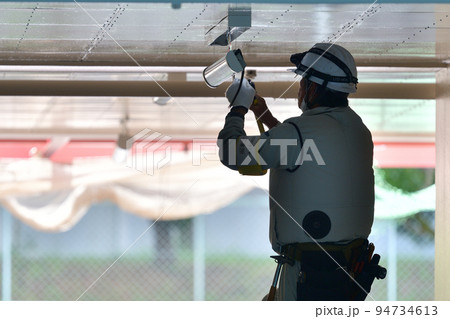 マンション大規模修繕 電気工事 照明器具の結線 マンション大規模修繕 電気工事 照明器具の結線 94734613