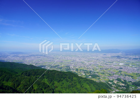 葛城山ロープウエイから奈良盆地の眺望 94736425