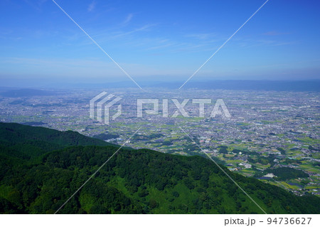 葛城山から奈良盆地を見渡す大パノラマ 94736627