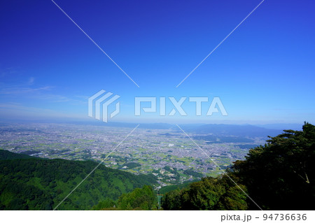 葛城山から奈良盆地を見渡す大パノラマ 94736636