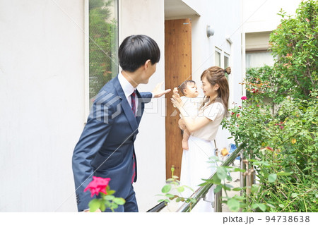 赤ちゃん家族 94738638