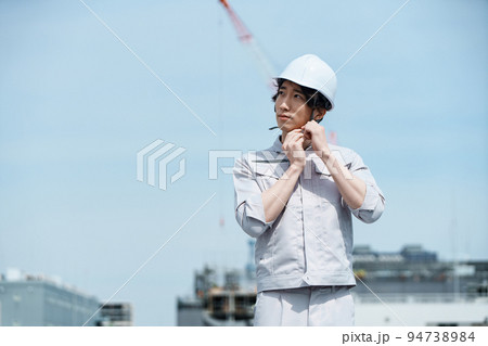 若い男性現場監督 若い男性現場監督 94738984
