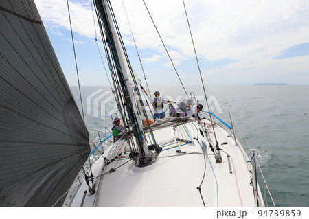 沼島からセーリング（兵庫県 淡路島） 94739859