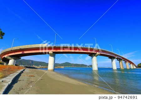 【高知県】晴天の宇佐大橋(横浪黒潮ライン) 【高知県】晴天の宇佐大橋(横浪黒潮ライン) 94742691