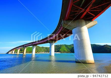 【高知県】晴天の宇佐大橋(横浪黒潮ライン) 【高知県】晴天の宇佐大橋(横浪黒潮ライン) 94742712