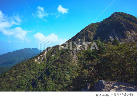 鈴鹿山脈　鎌ヶ岳の登山道からの眺め 94743048