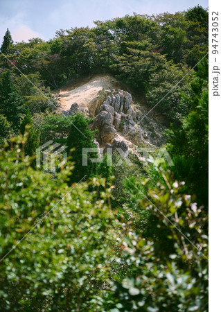 鈴鹿山脈　鎌ヶ岳の登山道からの眺め 94743052