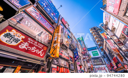 日本の東京都市景観 9週世界最多…行動制限なし、飲み屋街は感染場所にあらず…＝9月26日、歌舞伎町 94744280