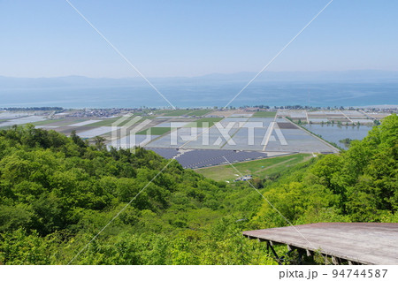 荒神山のハンググライダー離陸場からの琵琶湖の眺め 94744587