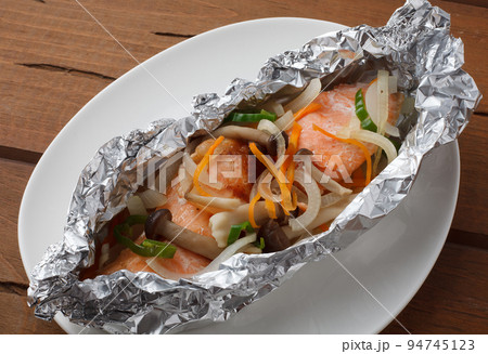 鮭のホイル焼き 鮭のホイル焼き 94745123