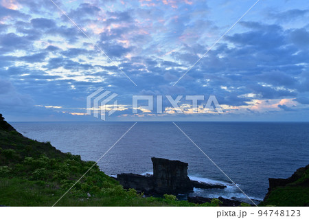 与那国島・軍艦岩 94748123