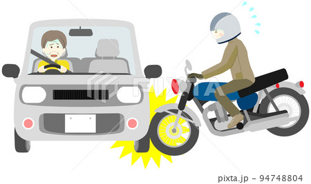 バイクと衝突した車を運転する男性 94748804
