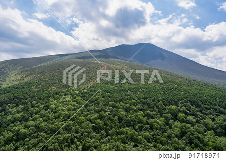 小浅間山 山頂から観る 浅間山 山頂の風景 長野県 軽井沢町 小浅間山 山頂から観る 浅間山 山頂の風景 長野県 軽井沢町 94748974