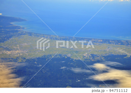 七里長浜周辺を望む／上空より(青森県つがる市)【2022.8】 94751112