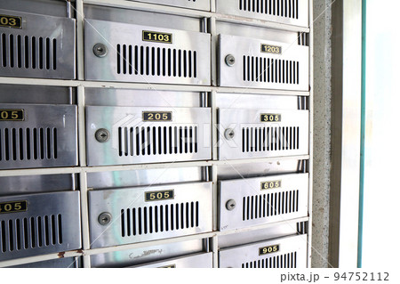 集合住宅のレトロなポスト（韓国） 94752112