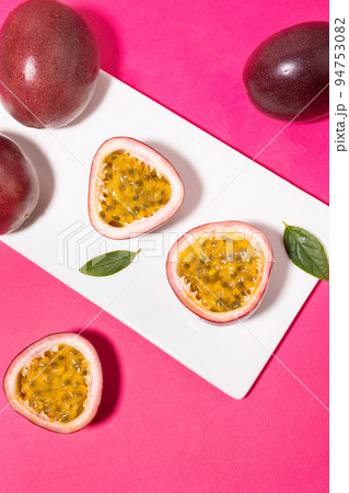 Tropical Fruits_White plate and passionfruit Tropical Fruits_White plate and passionfruit 94753082