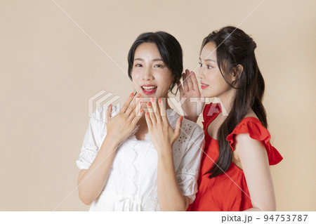 summer vacation trip with friends concept series_korean beautiful asian young women whispering 94753787