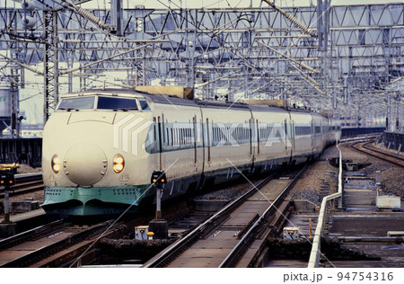 2000年　東北新幹線200系トップナンバーF30編成 94754316