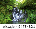 糸島の人気観光スポット　美しい白糸の滝　（福岡県糸島市） 94754321