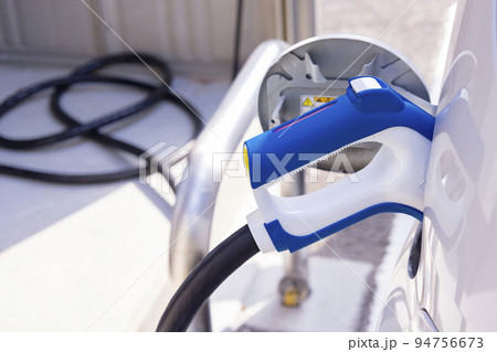電気自動車　充電スポット 94756673