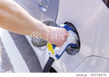 電気自動車　充電スポット 94756676