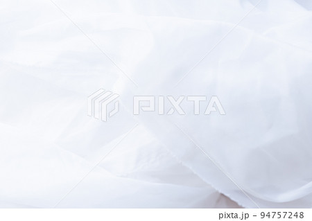 ファブリック　背景素材　白　white　ホワイト　衣装　飾りつけ　テキストスペース　仮想空間 94757248