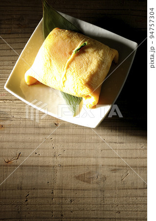 ハレの日の御馳走茶巾寿司を俯瞰で撮影 ハレの日の御馳走茶巾寿司を俯瞰で撮影 94757304