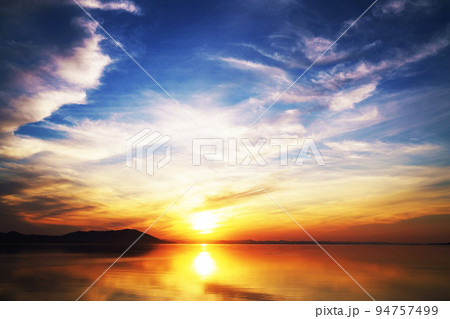サロマ湖に沈む夕陽 北海道 サロマ湖に沈む夕陽 北海道 94757499