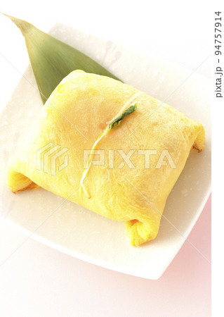 ハレの日の御馳走茶巾寿司を俯瞰で撮影 ハレの日の御馳走茶巾寿司を俯瞰で撮影 94757914