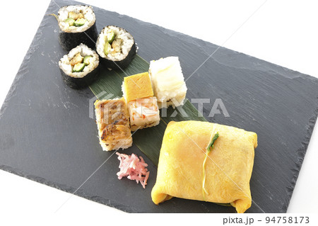 ハレの日の御馳走茶巾寿司を白背景で撮影 ハレの日の御馳走茶巾寿司を白背景で撮影 94758173