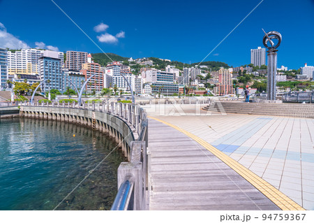 《静岡県》熱海サンビーチ・リゾート地の風景 《静岡県》熱海サンビーチ・リゾート地の風景 94759367