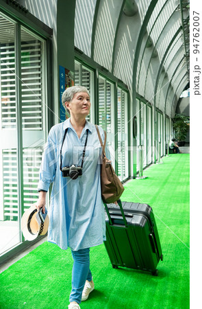 白髪 白髭 白い毛 94762007