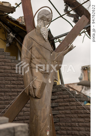 Photography to theme famous monument saint during Ukraine war Photography to theme famous monument saint during Ukraine war 94762622