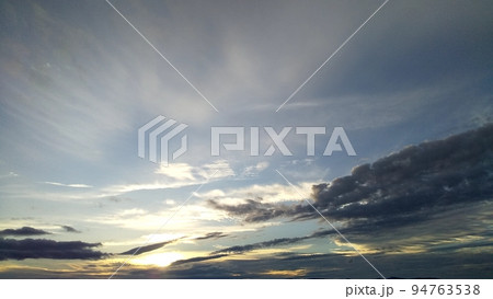 9月がもうすぐ終わる前の空 94763538