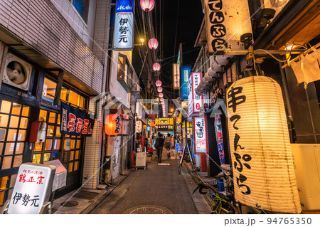 日本の東京都市景観 9週世界最多…もはや感染源でない飲み屋街は…三軒茶屋・すずらん通り…=9月21日 日本の東京都市景観 9週世界最多…もはや感染源でない飲み屋街は…三軒茶屋・すずらん通り…=9月21日 94765350